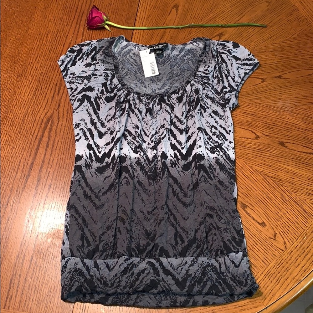 💕NEW⭐️SELF ESTEEM Keyhole Women’s Shirt
